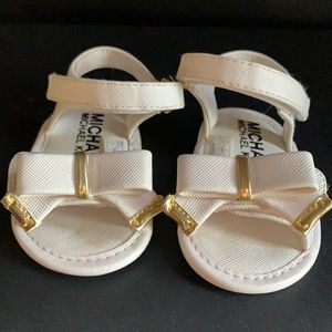 MICHAEL KORS BABY JOY KINA SANDAL